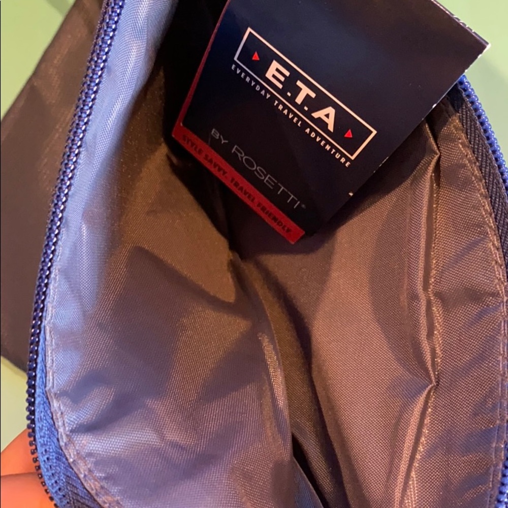 Everyday Travel E.T.A Multifunctional Zip bags. - Picture 3 of 10